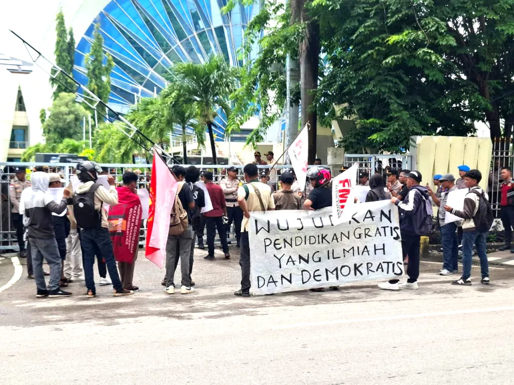 Aksi Unjuk Rasa Terkait Pendidikan di NTT