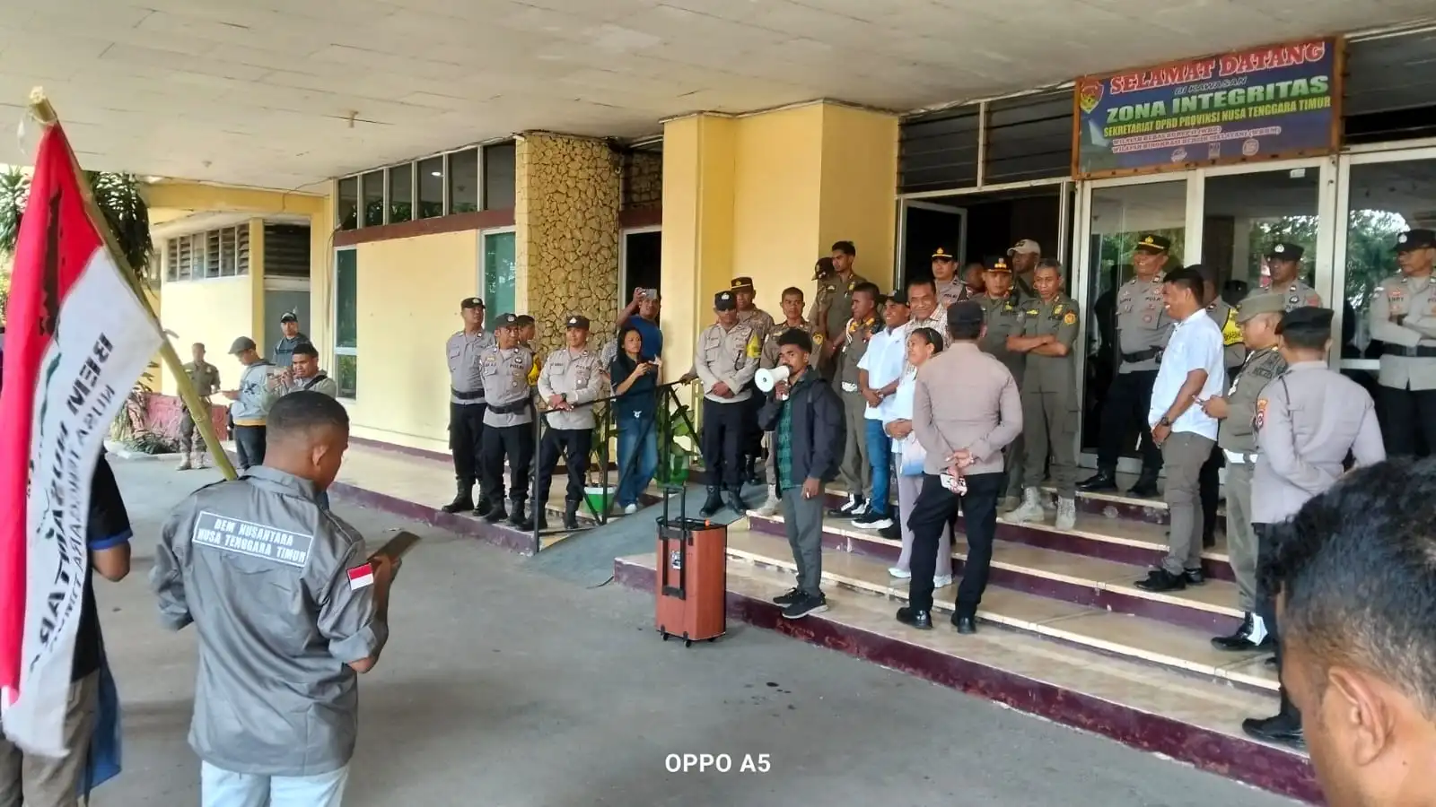 Aksi menuntut evaluasi hasil seleksi Akpol