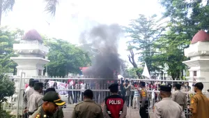 Aksi Tolak Pasal Kontroversial KUHP-KUHAP